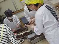 観月会のおはぎづくり
